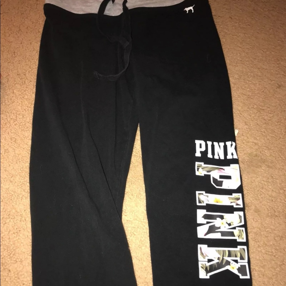 VS Pink Capris